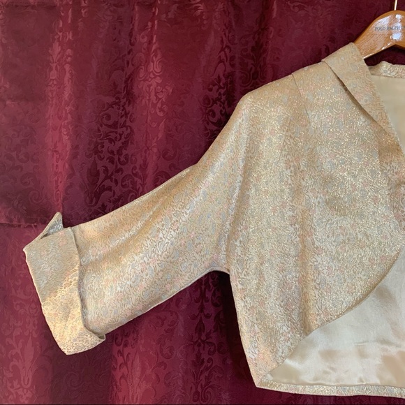 Vintage Bolero Jacket Gold Brocade size Large (-ish?) - Picture 3 of 9